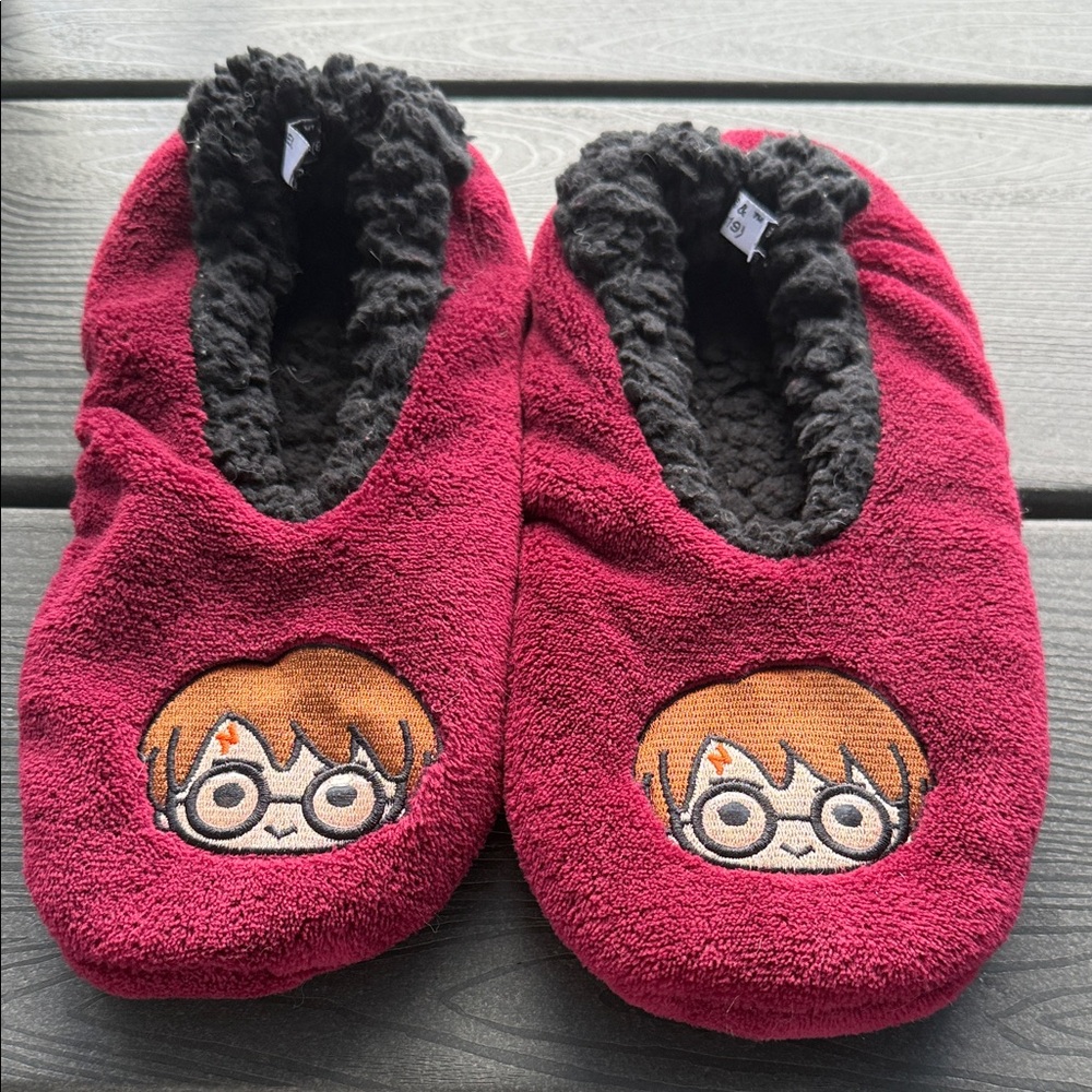 Harry Potter slippers size M/L
